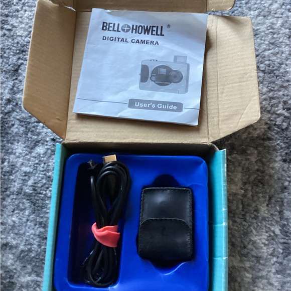 Vintage Bell and Howell Digital Camera, Mini size, BH-KC640 - Picture 3 of 6